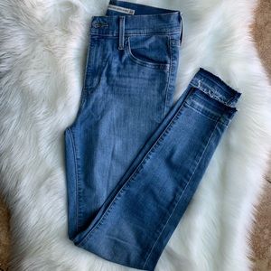 LEVI’s 720 high rise super skinny